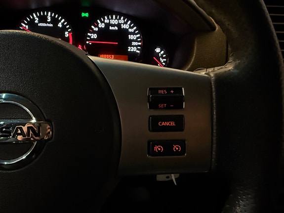 Nissan Pathfinder 26 of 27
