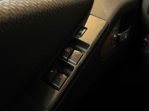 Nissan Pathfinder 24 of 27