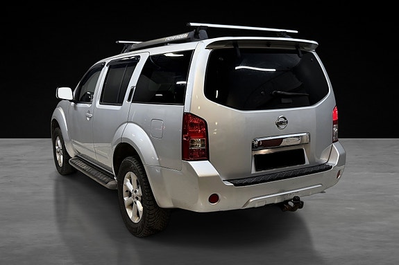 Nissan Pathfinder 16 of 27
