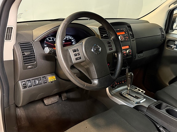 Nissan Pathfinder 19 of 27