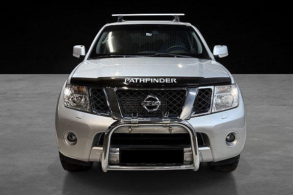 Nissan Pathfinder 8 of 27