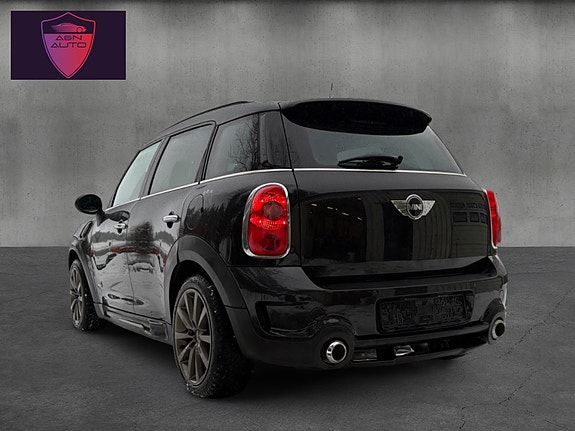 MINI Countryman-Serie 4 of 5