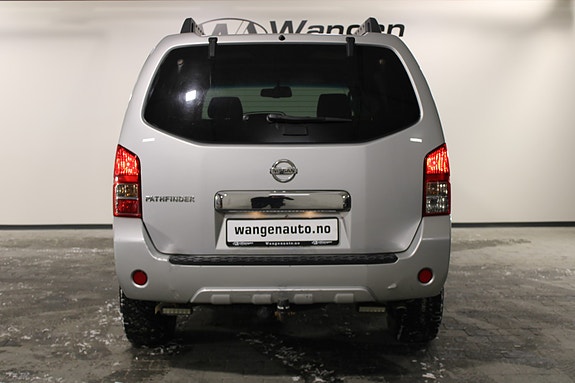 Nissan Pathfinder 5 of 5