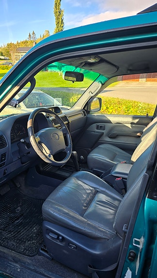 Toyota Land Cruiser 8 of 10