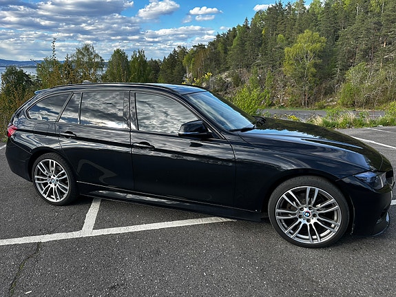 BMW 320d 3 of 5