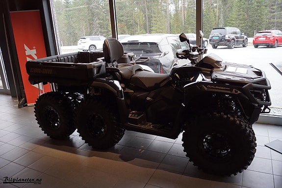 Can-Am Outlander MAX 6x6 Backcountry 1000R
