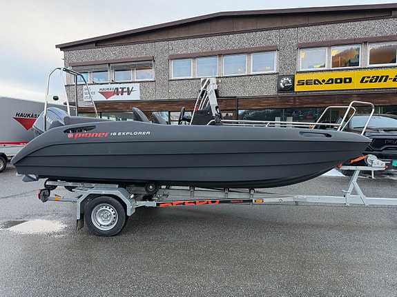 Pioner 16 Explorer Bowrider Special Edition, utstyrt med pålitelig Yamaha F60
