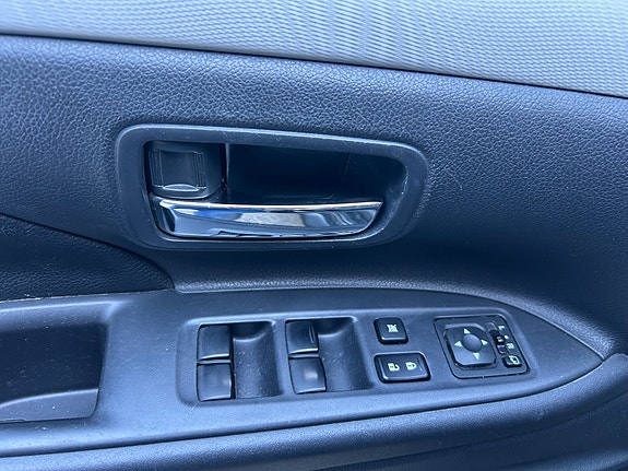 Mitsubishi Outlander 21 of 29
