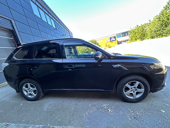 Mitsubishi Outlander 2 of 29