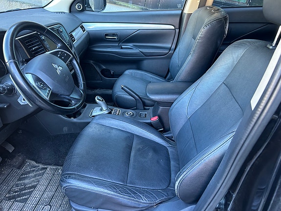 Mitsubishi Outlander 23 of 29