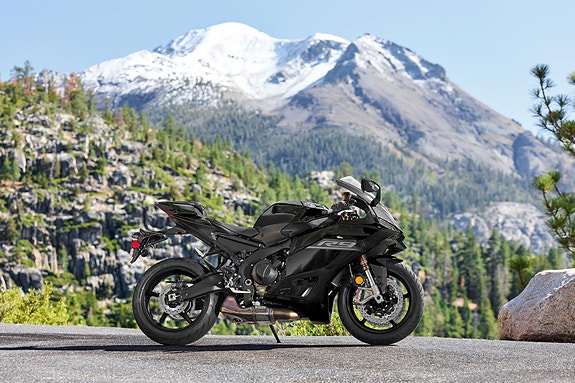 Yamaha R9