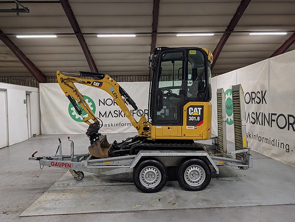 Cat 301,8 med Gaupen M2530 maskinhenger