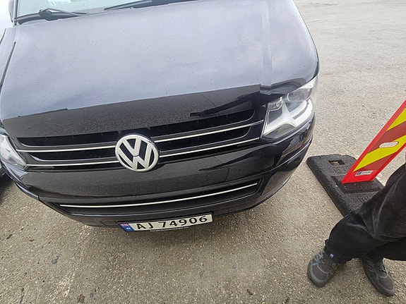 Volkswagen Caravelle 3 of 5