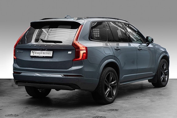 Volvo XC90 4 of 5