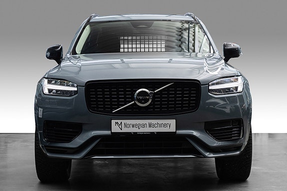Volvo XC90 2 of 5