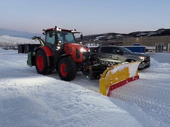 Kubota M7-173 12 of 14