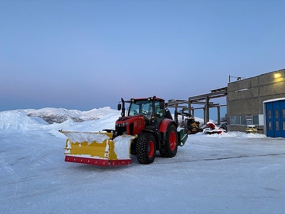 Kubota M7-173 3 of 14
