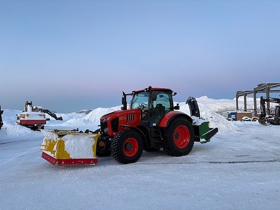 Kubota M7-173 6 of 14