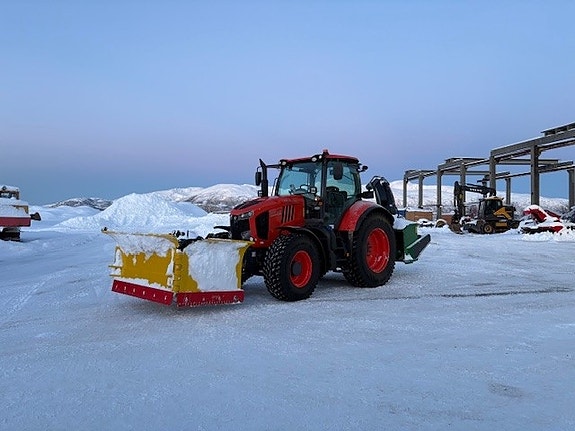 Kubota M7-173 5 of 14