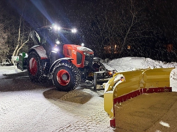 Kubota M7-173 2 of 14