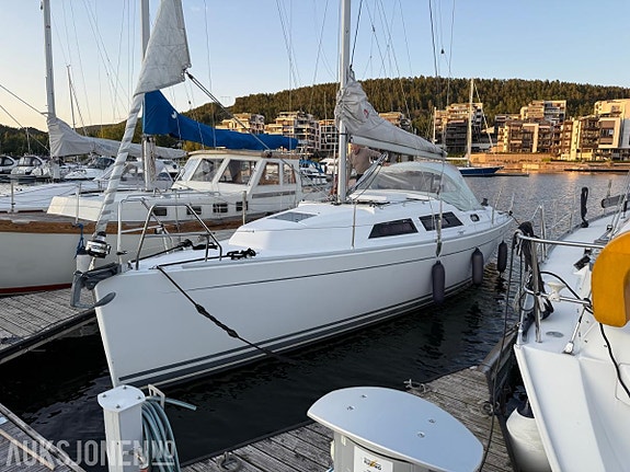 2010 Hanse 325 med YANMAR 3YM30 - WEBASTO-VARMTVANN-TEAK-EL-ANKER VINSJ