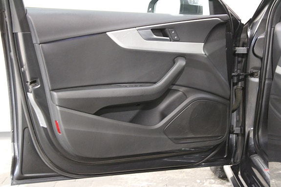 Audi A4 23 of 30