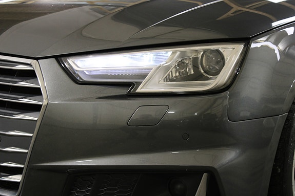 Audi A4 9 of 30