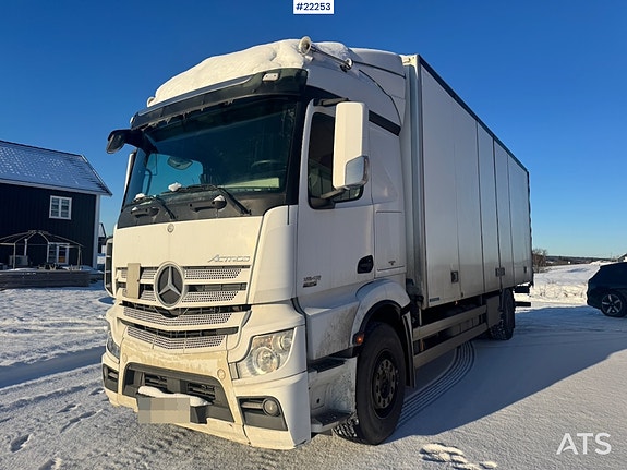 Mercedes-Benz Actros 1842 Skapbil – Full sideåpning SE VIDEO