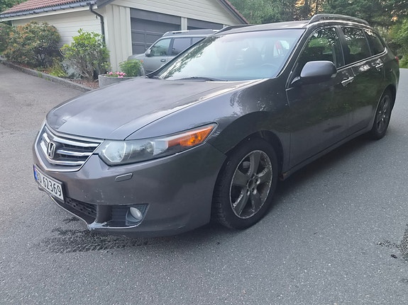 Honda Accord 2 of 5