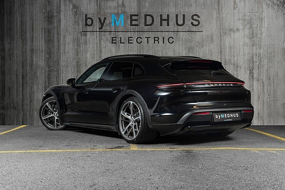 Porsche Taycan Cross Turismo