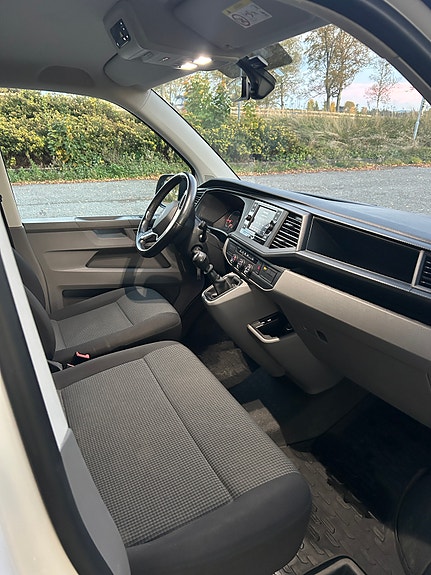 Volkswagen Transporter 12 of 16