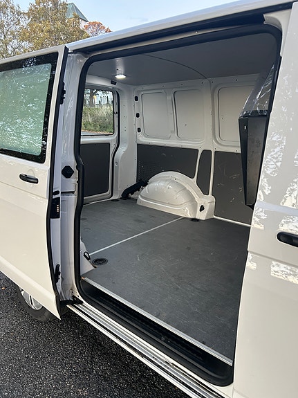Volkswagen Transporter 9 of 16