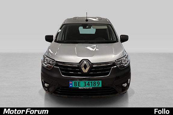 Distinkt grill og moderne design gir profesjonelt inntrykk på veien.