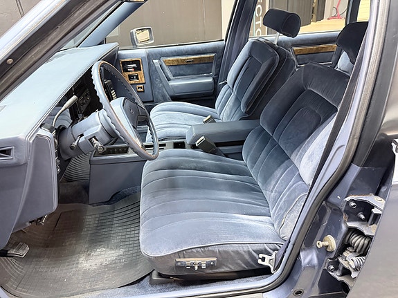 Buick Century 23 of 30