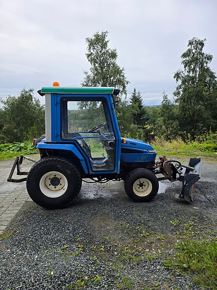 Iseki 3020a med frontskjær. Privat ingen mva 2 of 18