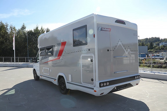 Challenger 337GA GRAPHITE ULTIMATE Ford Transit TDCI 170 hk 2,0L auto 5 of 5