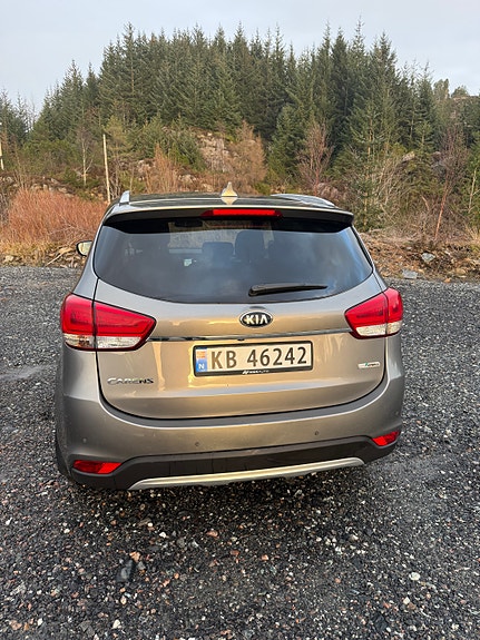 Kia Carens 3 of 5