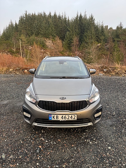 Kia Carens 4 of 5