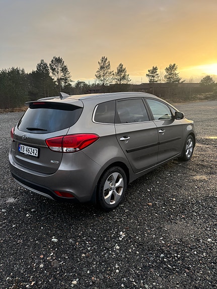 Kia Carens 5 of 5