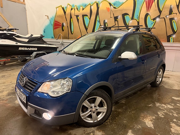 Volkswagen Polo 2 of 5