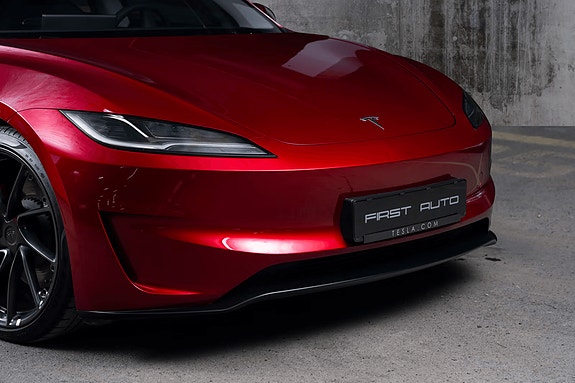 Tesla Model 3 2 of 5