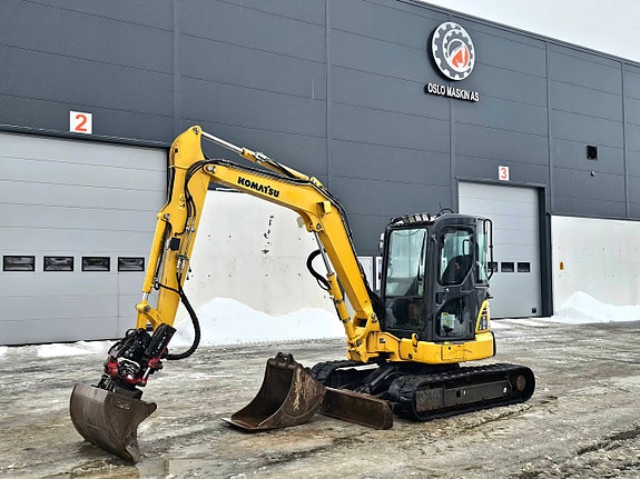 Komatsu PC55 MR, 2014 Mod, 5696 timer, Rotortilt og 2 skuffer.