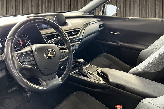 Lexus UX-Serie 11 of 15
