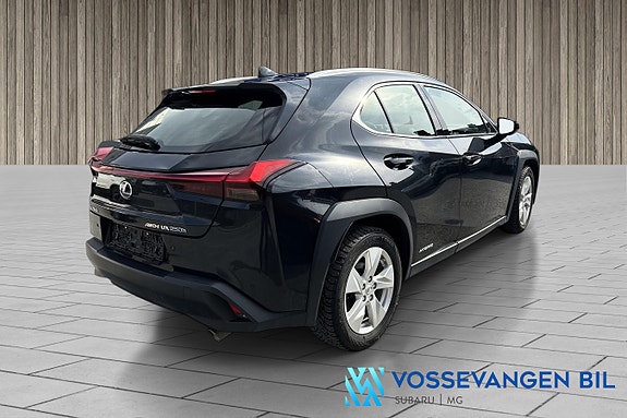Lexus UX-Serie 6 of 15