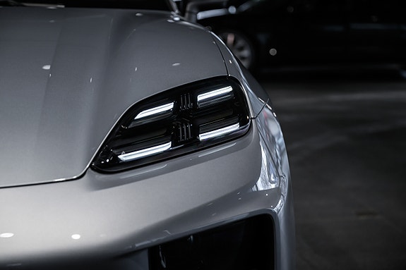Porsche Macan 8 of 30