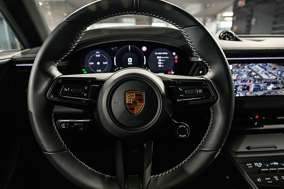 Porsche Macan 24 of 30