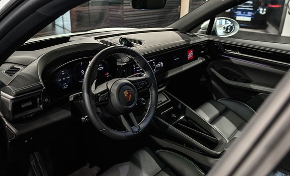Porsche Macan 19 of 30