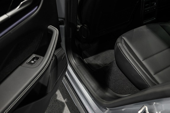 Porsche Macan 16 of 30