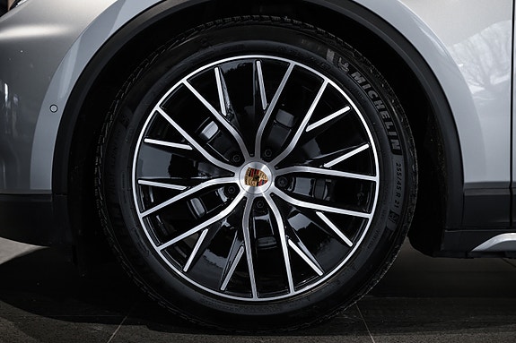 Porsche Macan 10 of 30