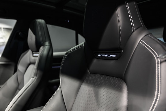 Porsche Macan 22 of 30